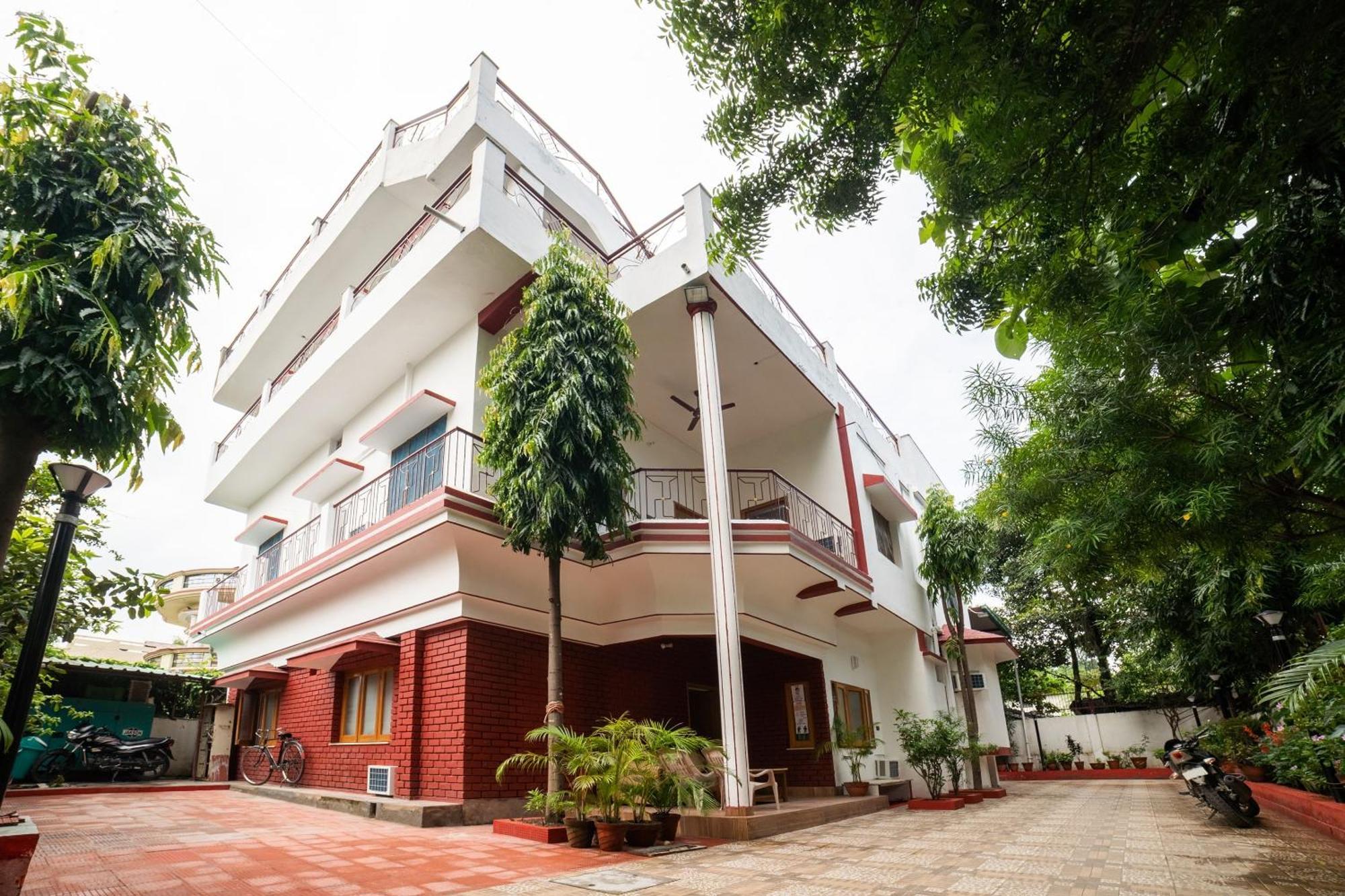 Hotel O Home Gautam Homestay Dehradun Extérieur photo