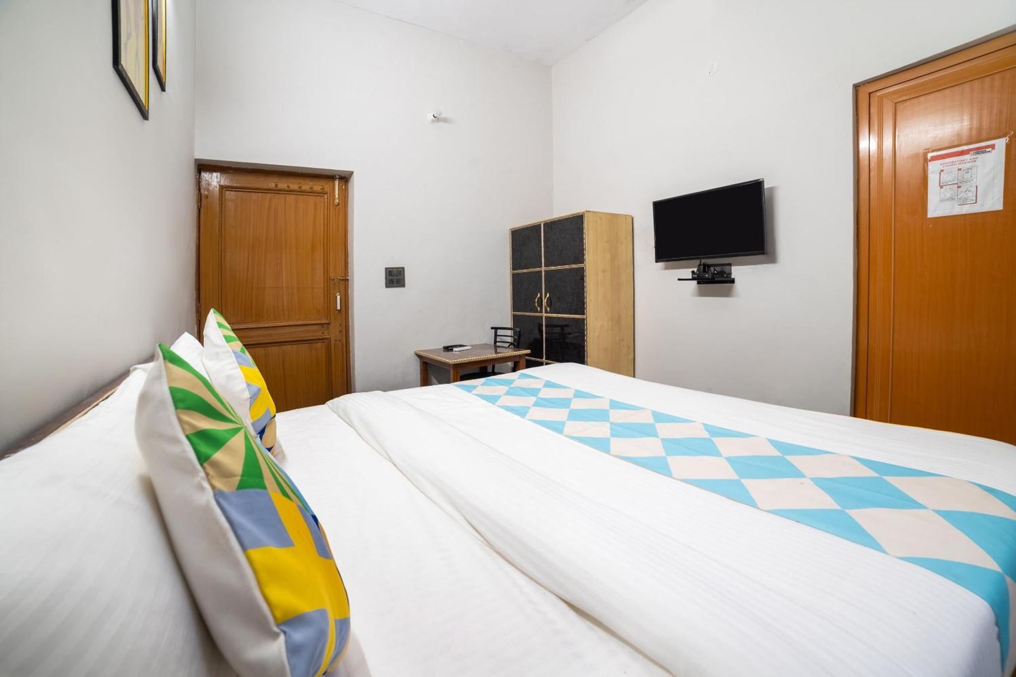 Hotel O Home Gautam Homestay Dehradun Extérieur photo