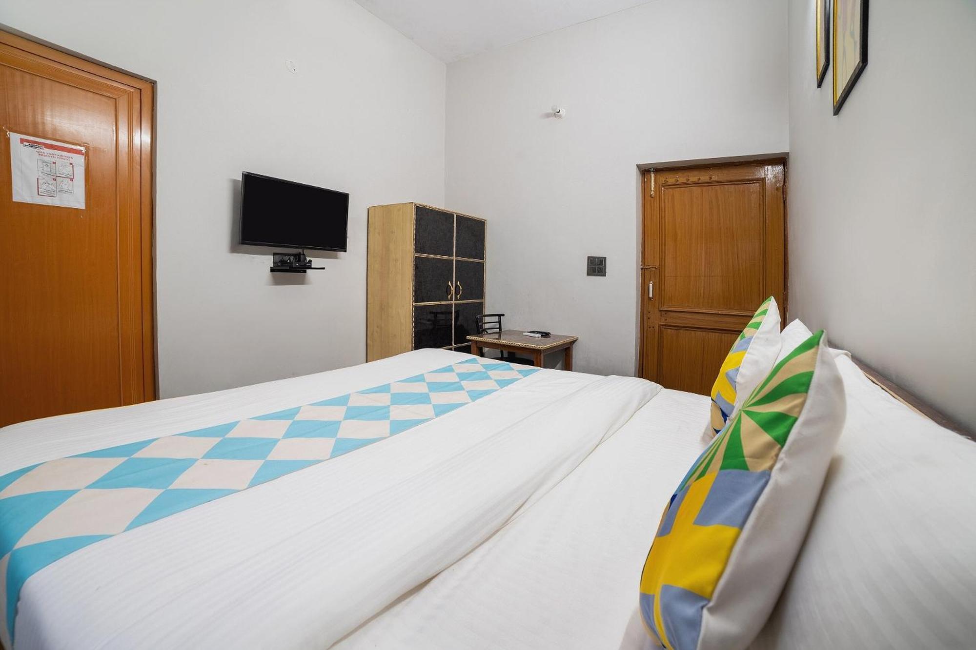 Hotel O Home Gautam Homestay Dehradun Extérieur photo
