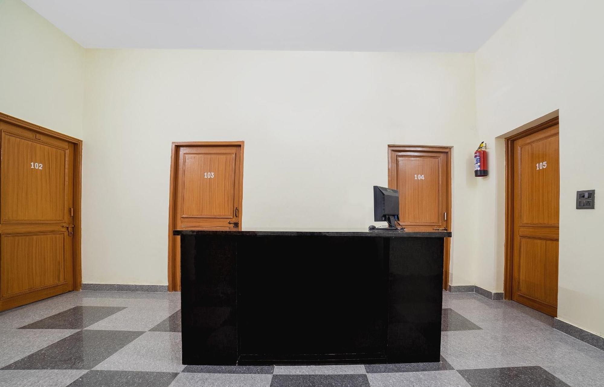 Hotel O Home Gautam Homestay Dehradun Extérieur photo
